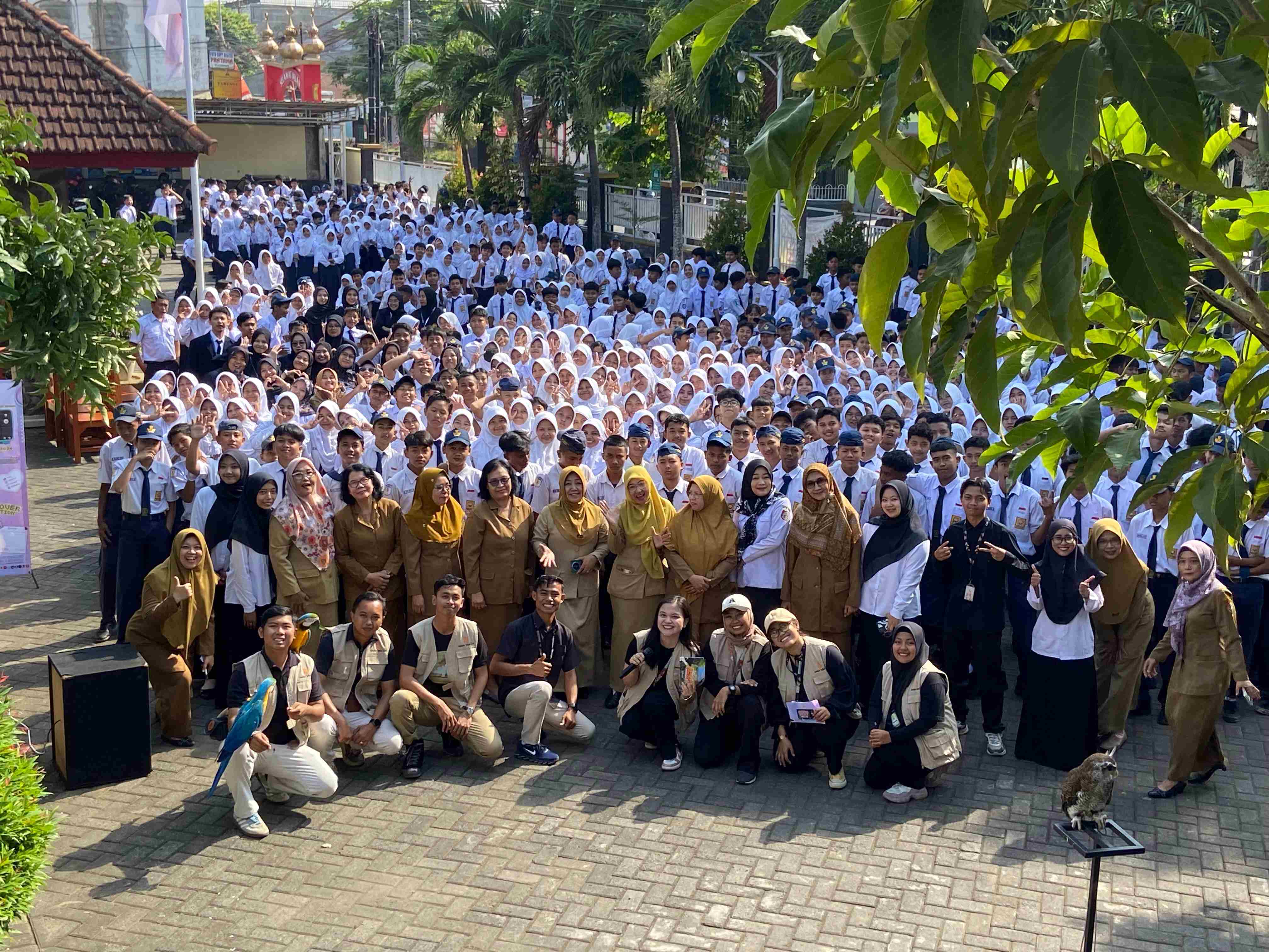 Jemi Goes to School: Kunjungan Edukatif Jember Mini Zoo ke Sekolah